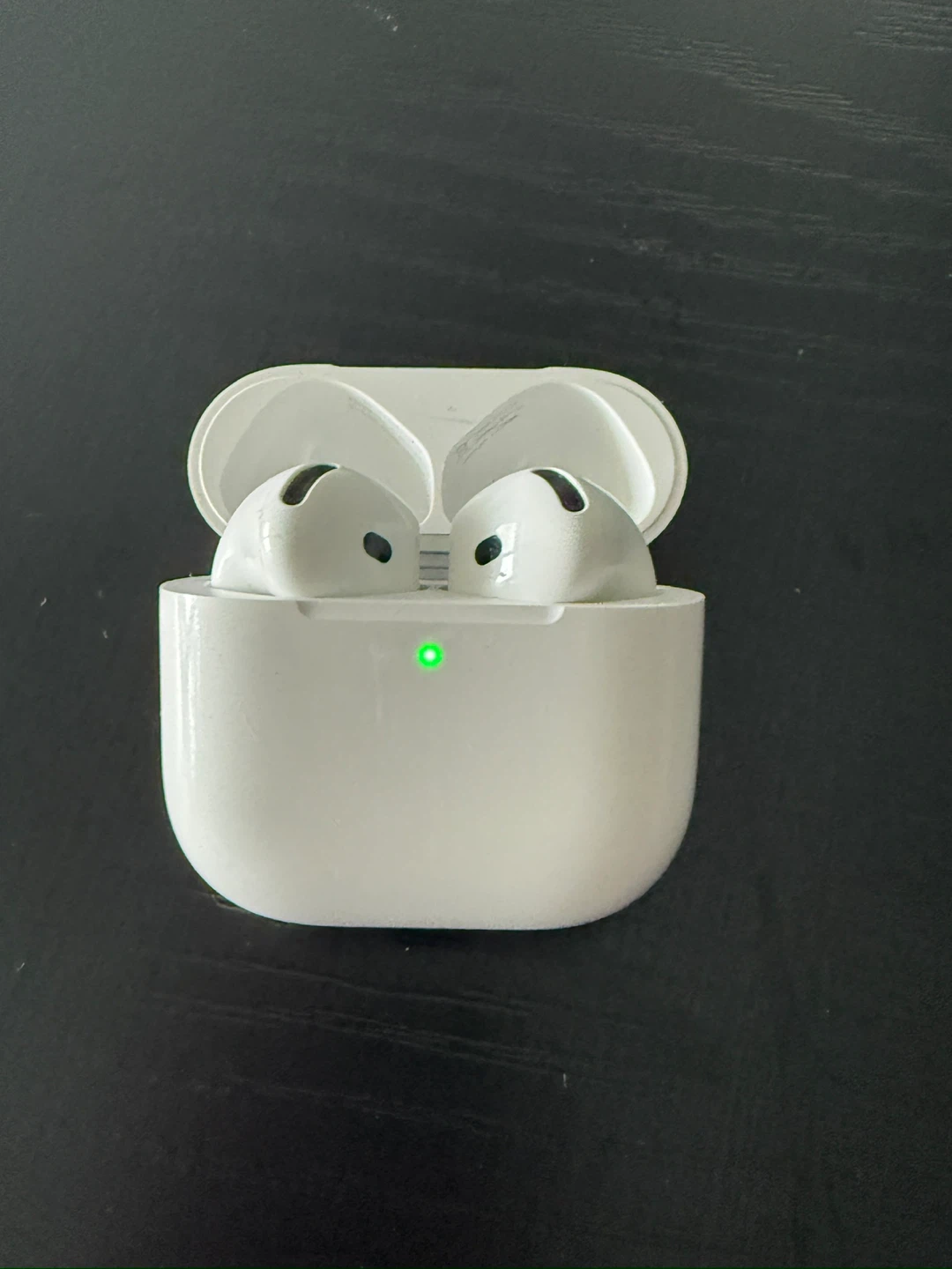 Apple AirPods 4 - right AirPod doesn’t work properly. - photo 3