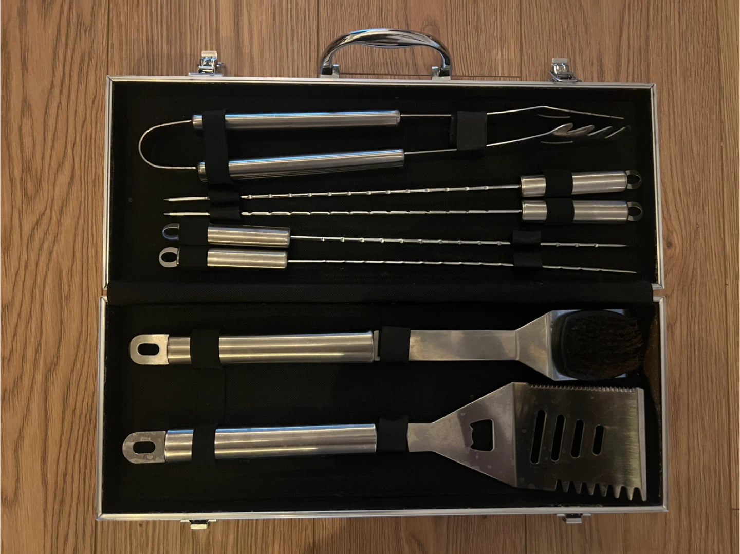 Barbecue Tool Set in Aluminum Case