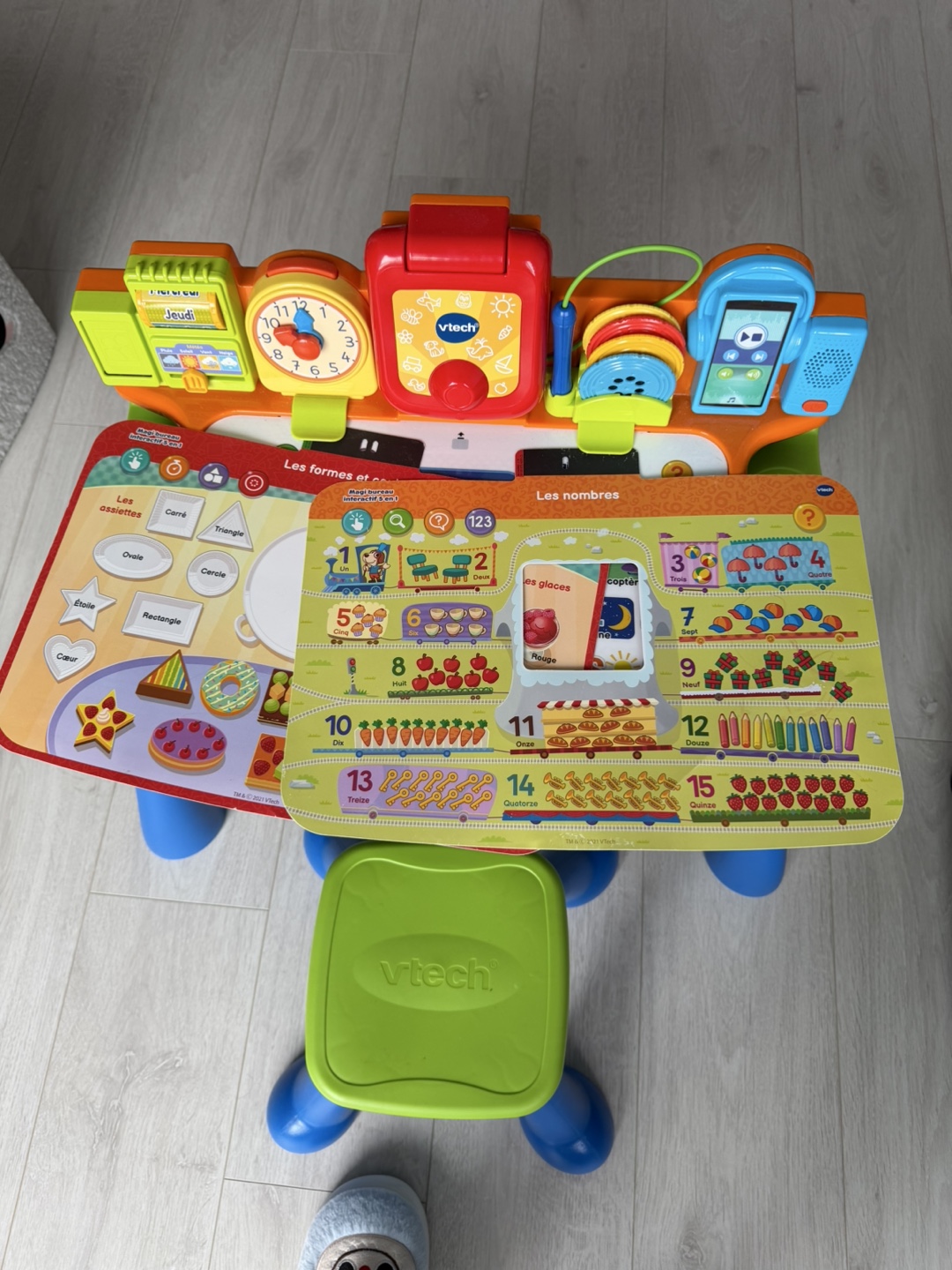VTech Touch and Learn Activity Desk FRENCH - photo 3