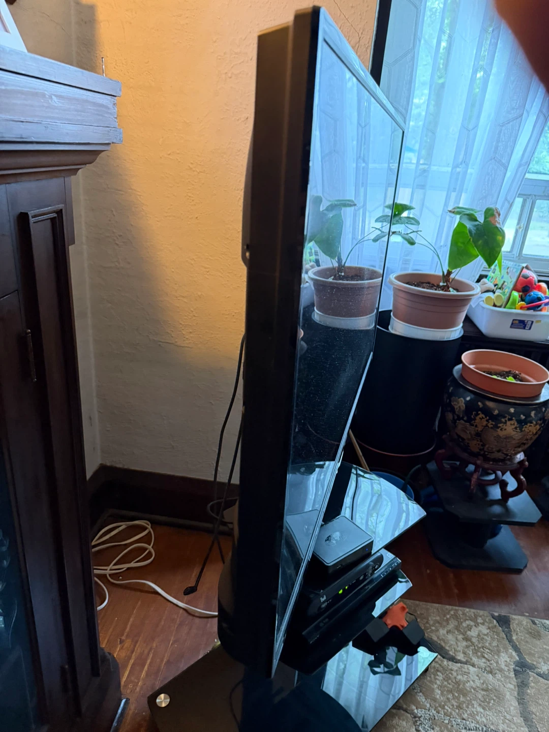 Broken Toshiba 50" Flat Screen TV - photo 2