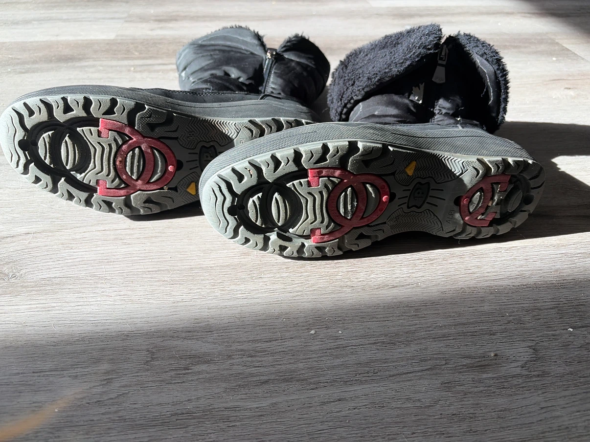 Black Puffer Winter Boots with Fur Trim - photo 3
