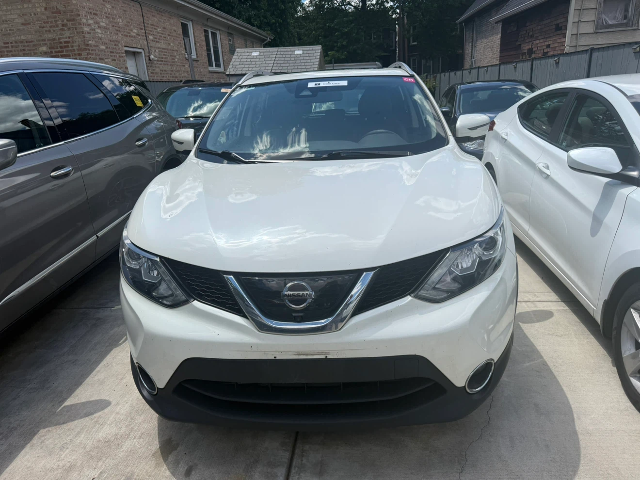 2016 White Nissan Rogue Sport SUV
