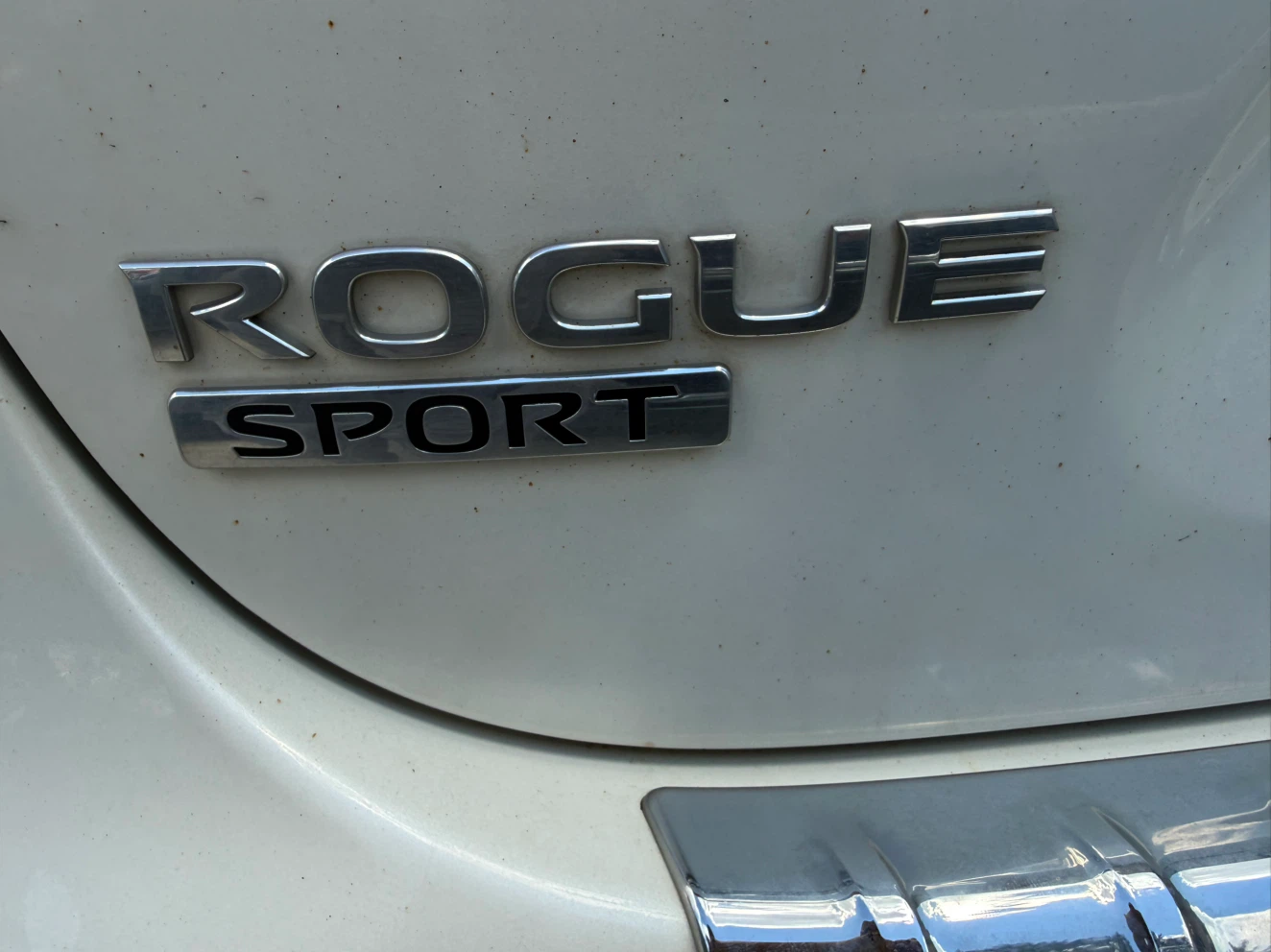 2016 White Nissan Rogue Sport SUV - photo 2