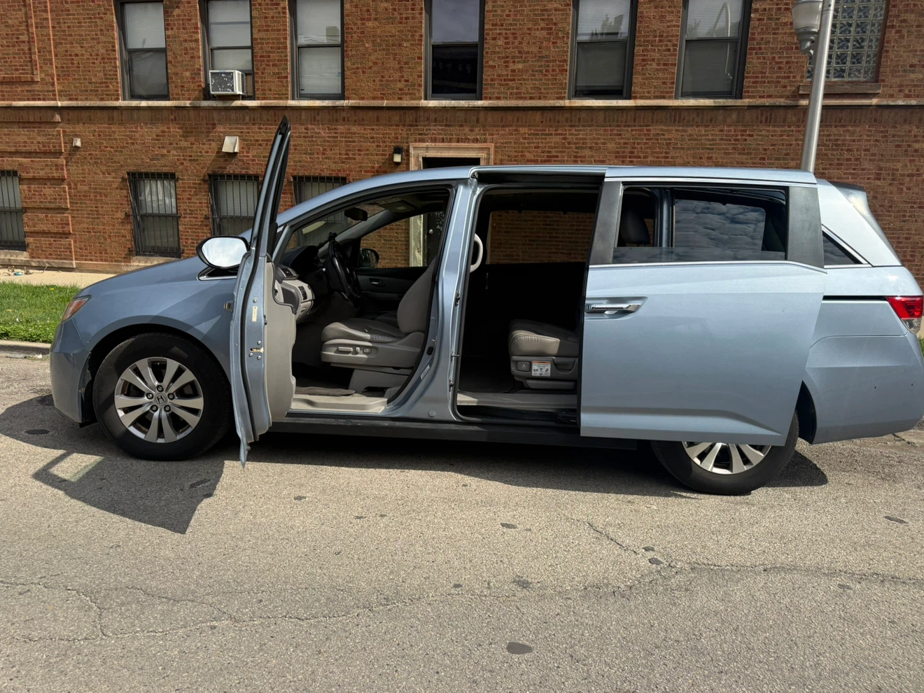 2014 Honda Odyssey EX-L - photo 2