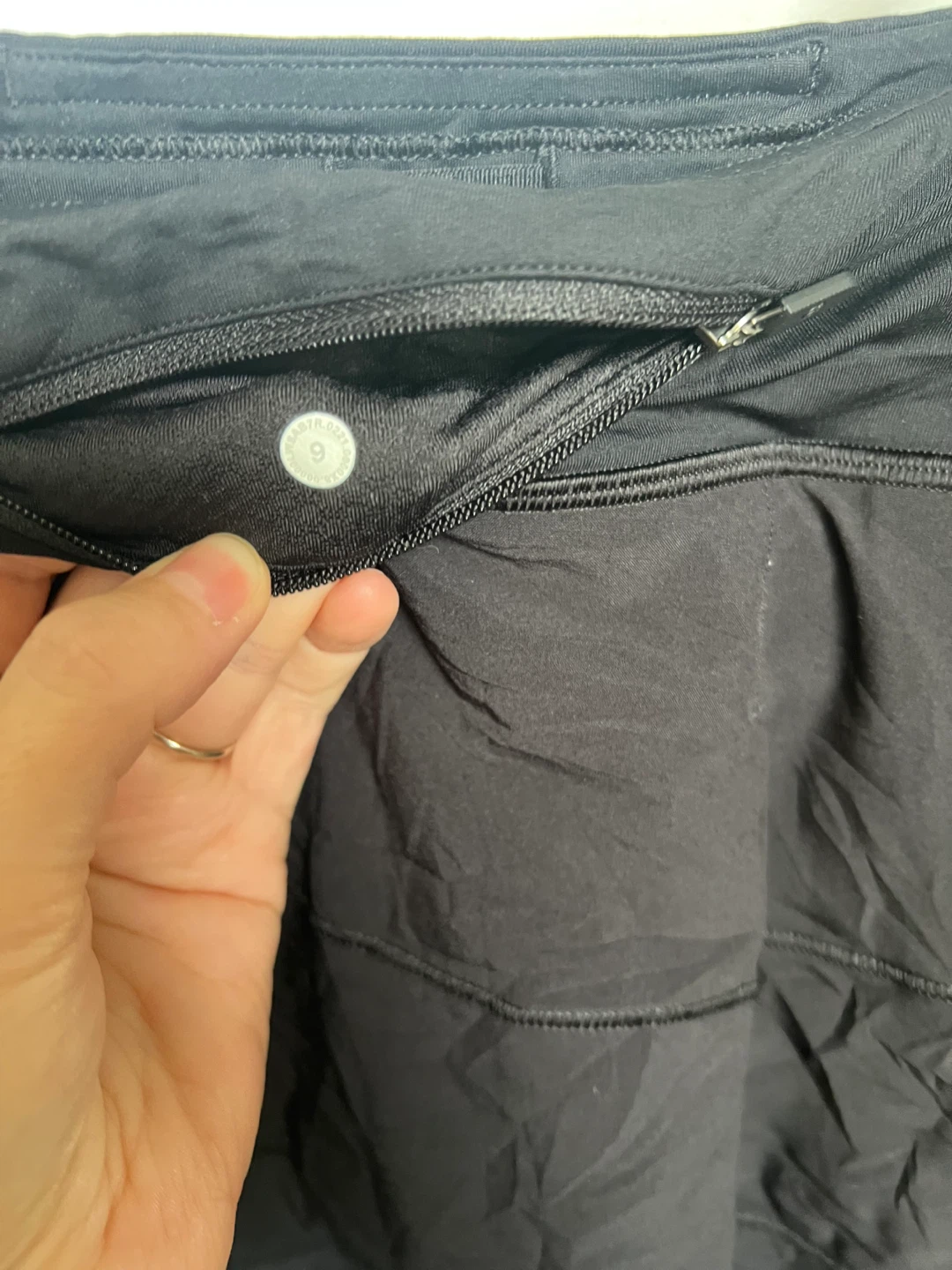Lululemon Black Skirt size 6 - photo 3