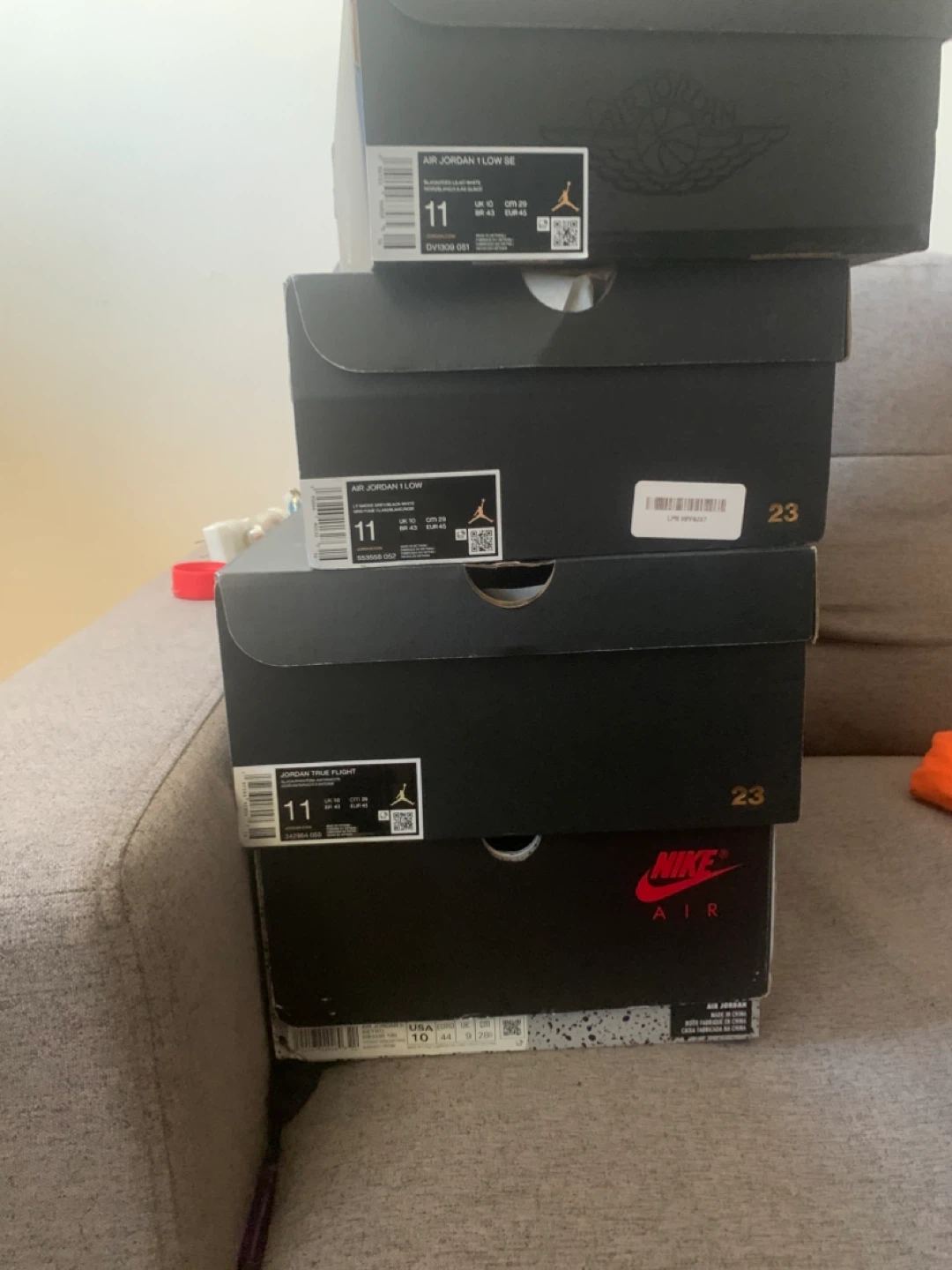 Air Jordan 1 Low SE Black/Iced Lilac-White - photo 3