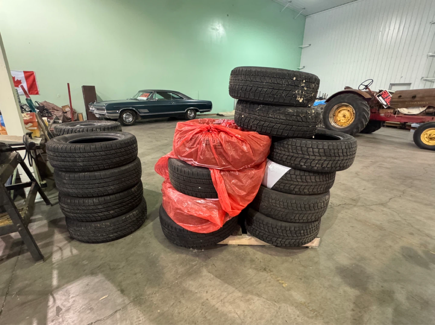 Massive indoor garage sale - photo 4