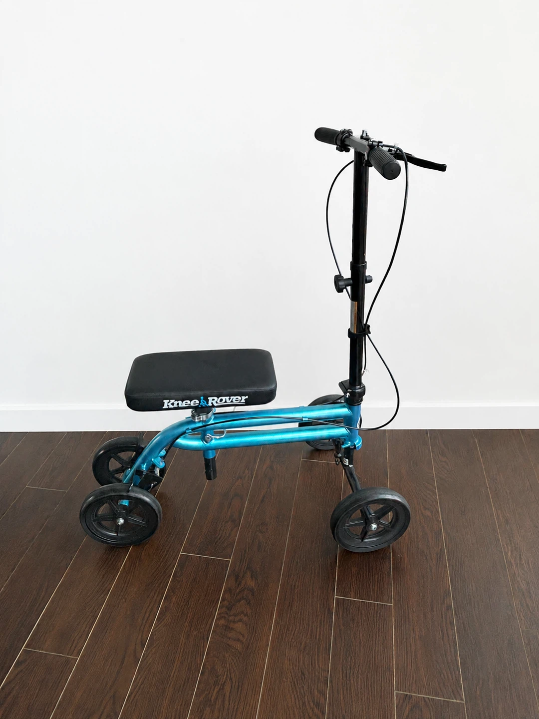KneeRover Knee Scooter – Good Condition