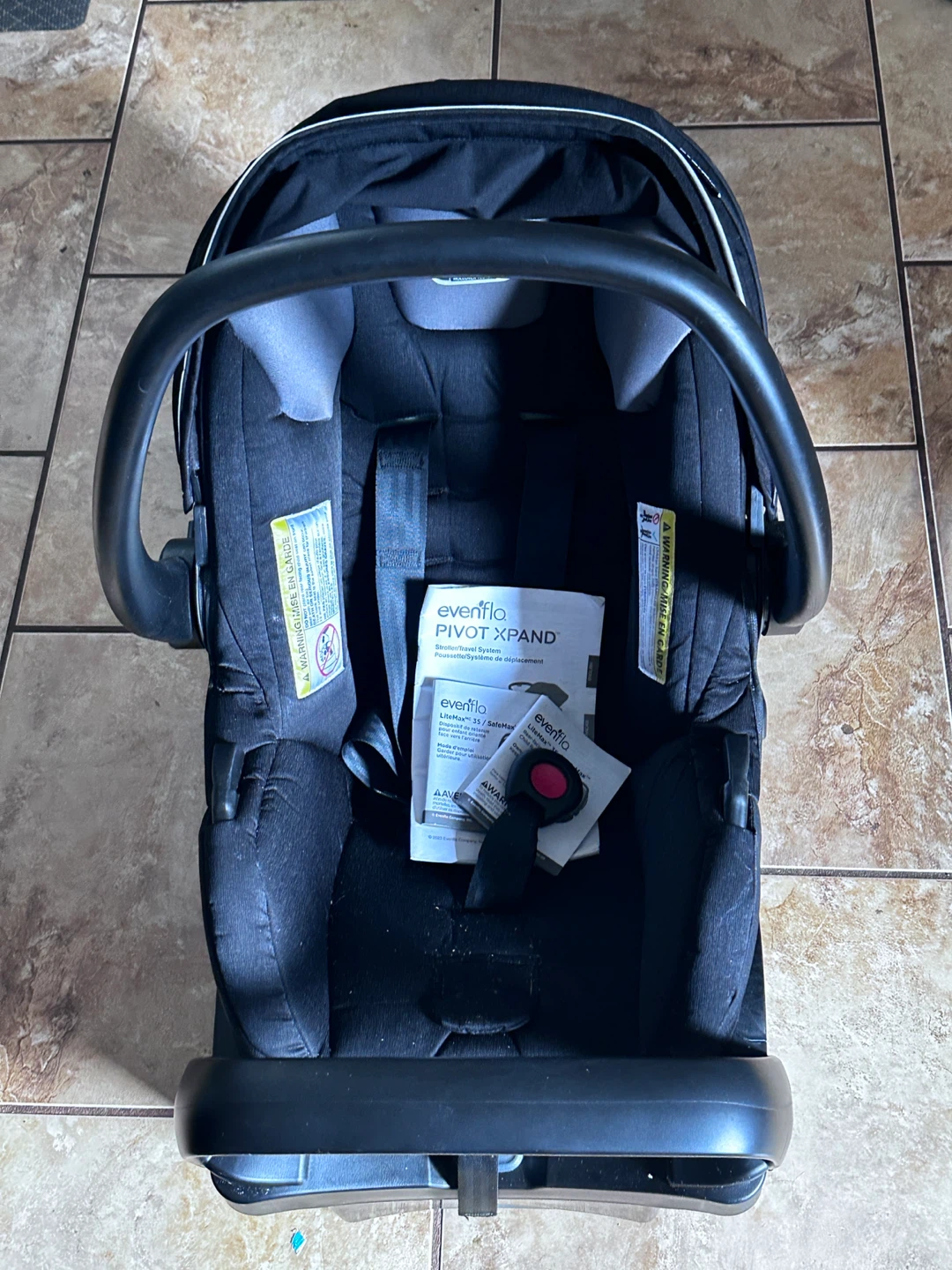 Evenflo LiteMax 35/SafeMax Infant Car Seat w Base + insert