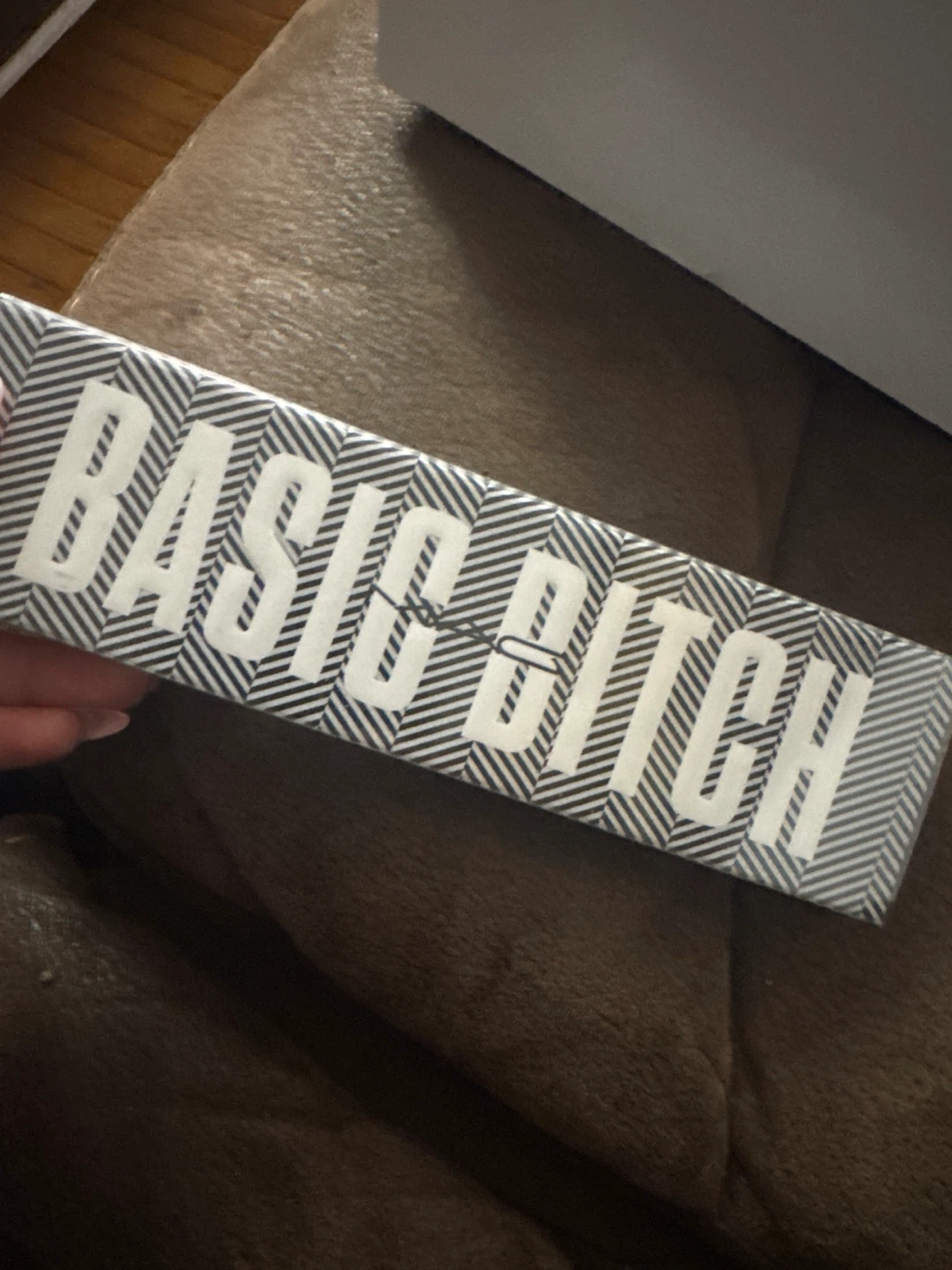MAC "Basic Bitch" Eyeshadow Palette - photo 2