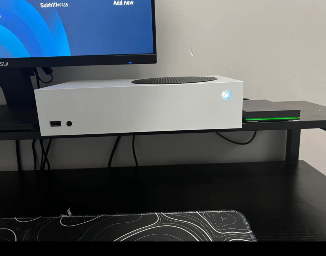 Xbox Series S Console with 1TB Seagate Storage - photo 2