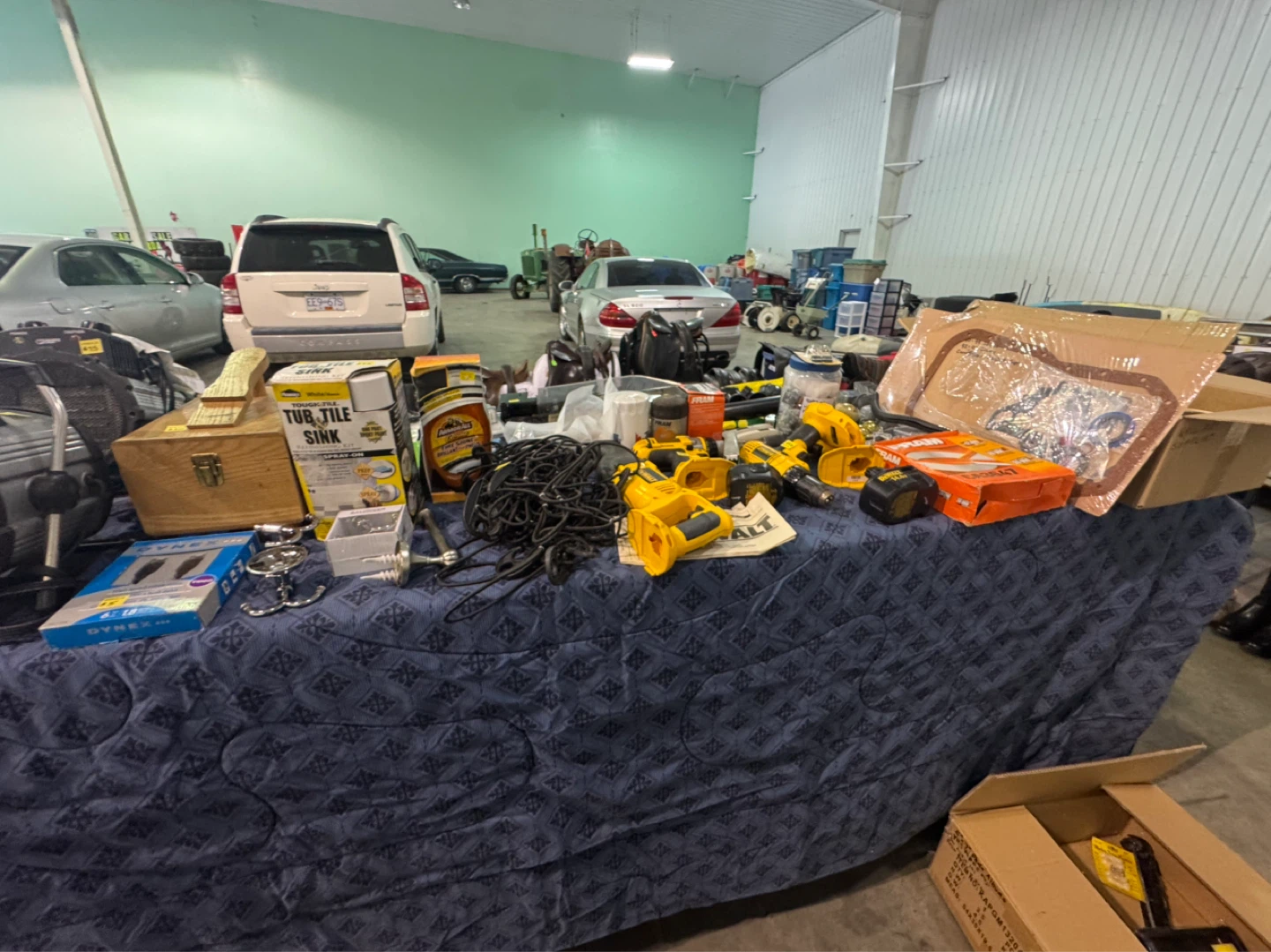 Massive indoor garage sale - photo 5