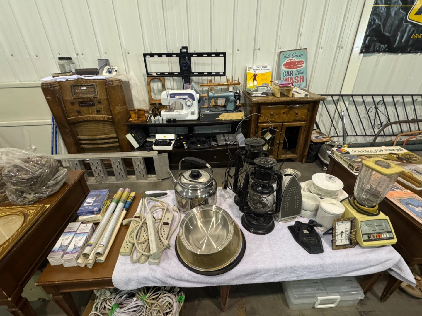 Massive indoor garage sale - photo 3