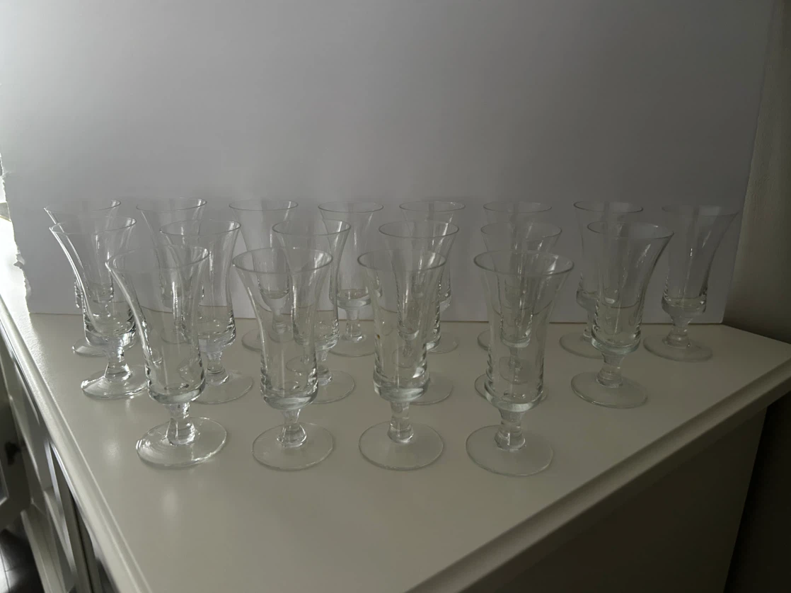 Set of 18 clear glass shot glasses - photo 2