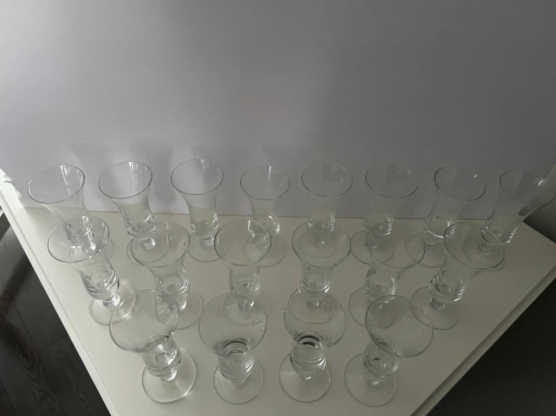 Set of 18 clear glass shot glasses - photo 3