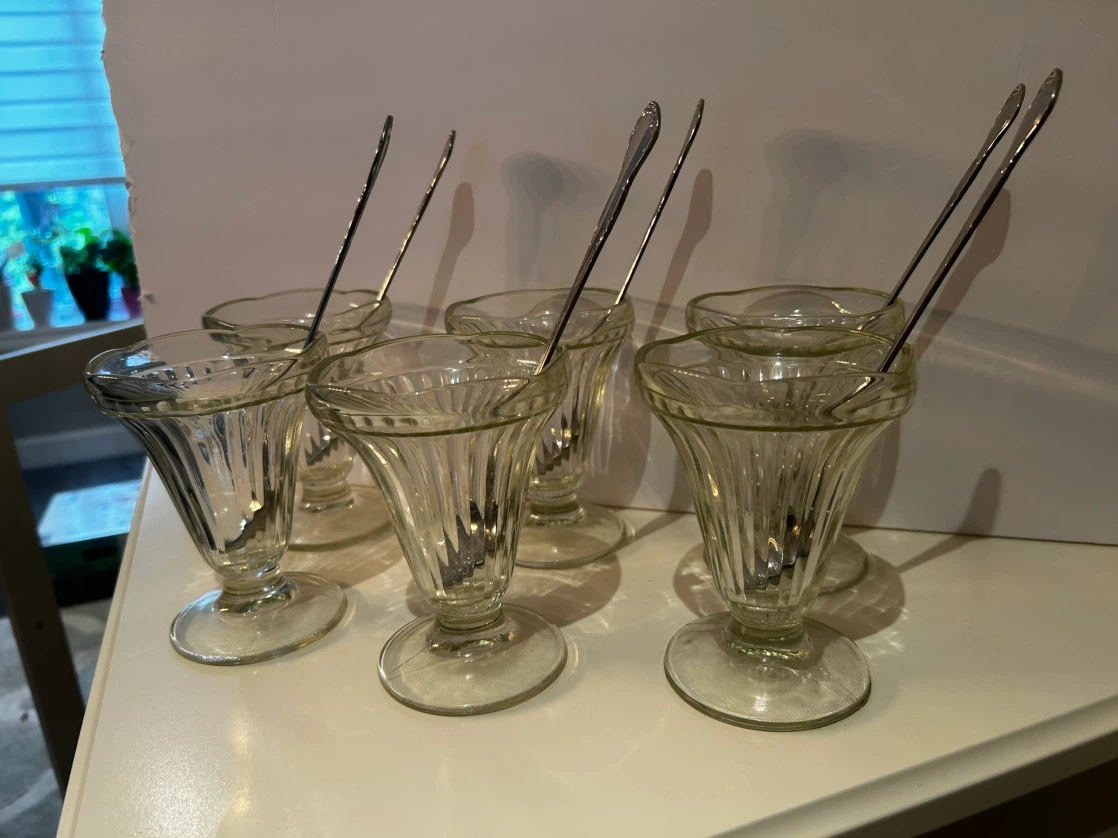 Set of 6 Glass Dessert Cups with Spoons