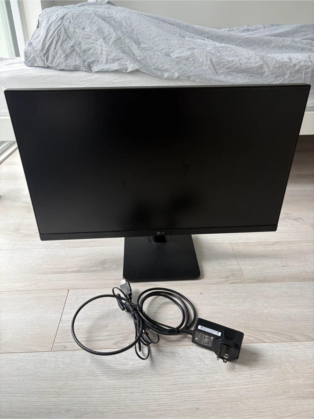 *‼️Moving Sale - 4 DAYS LEFT* LG 24MS500 Monitor