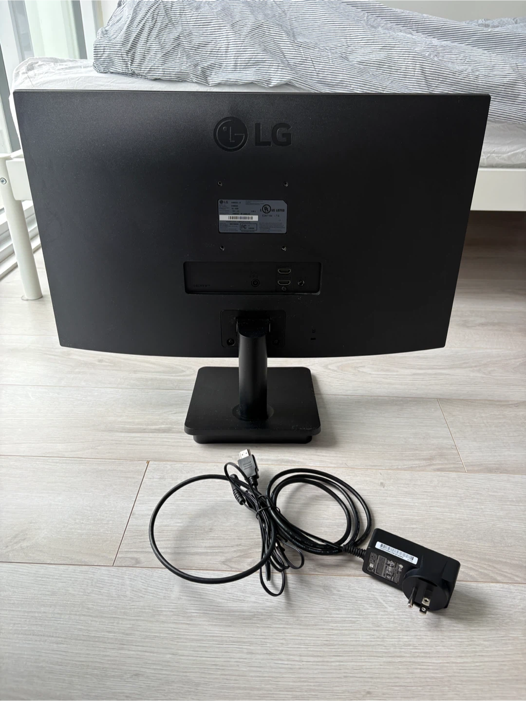 *‼️Moving Sale - 4 DAYS LEFT* LG 24MS500 Monitor - photo 2