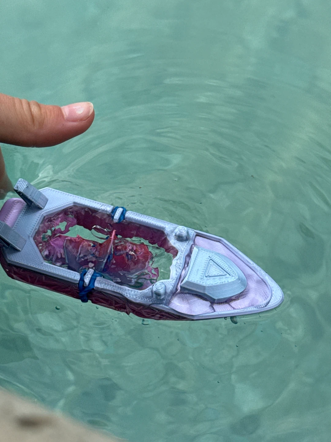 3D printed boat with self propelled elastic system