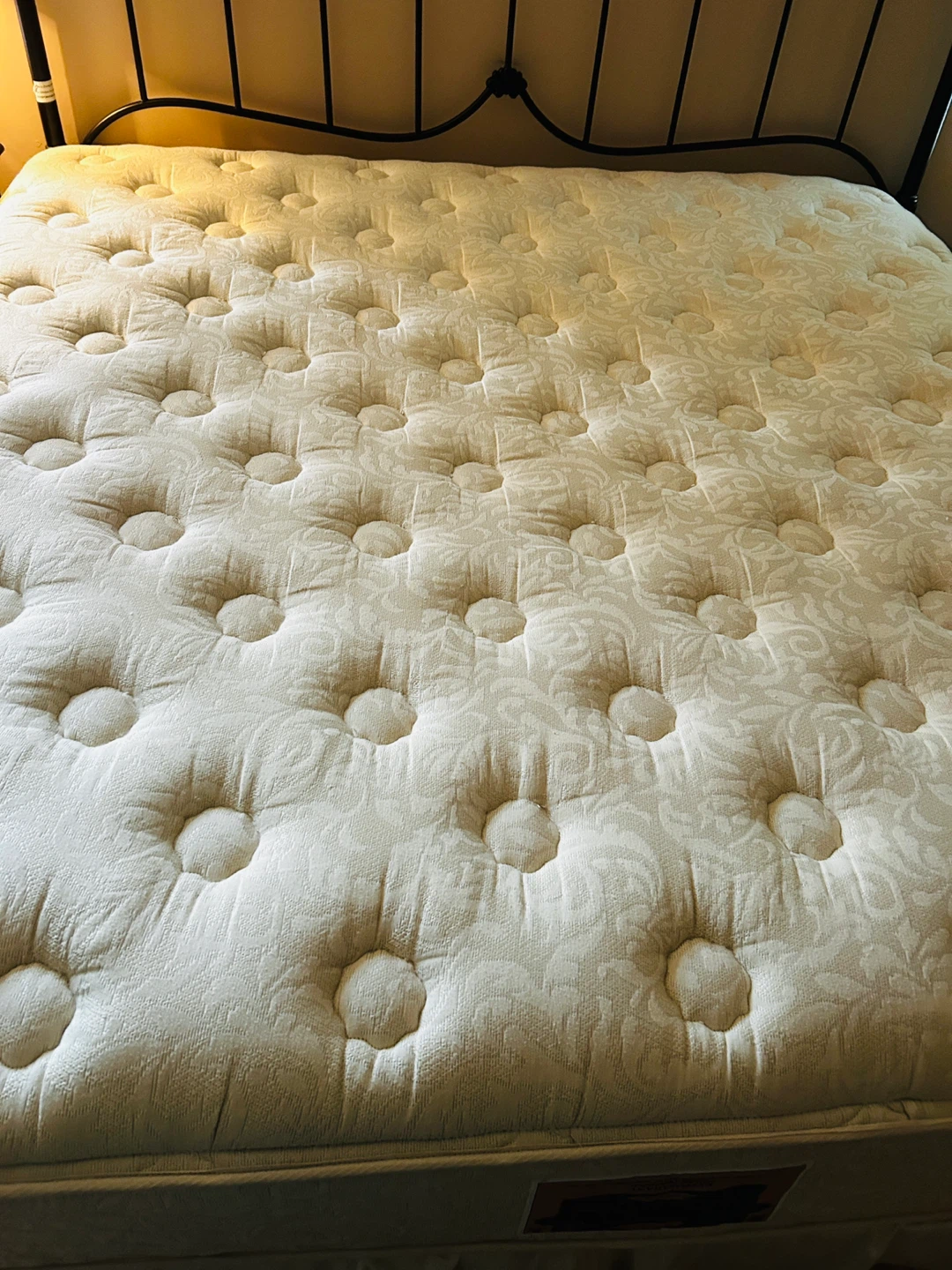 King size bed & luxury pillow top Mattress set - photo 4