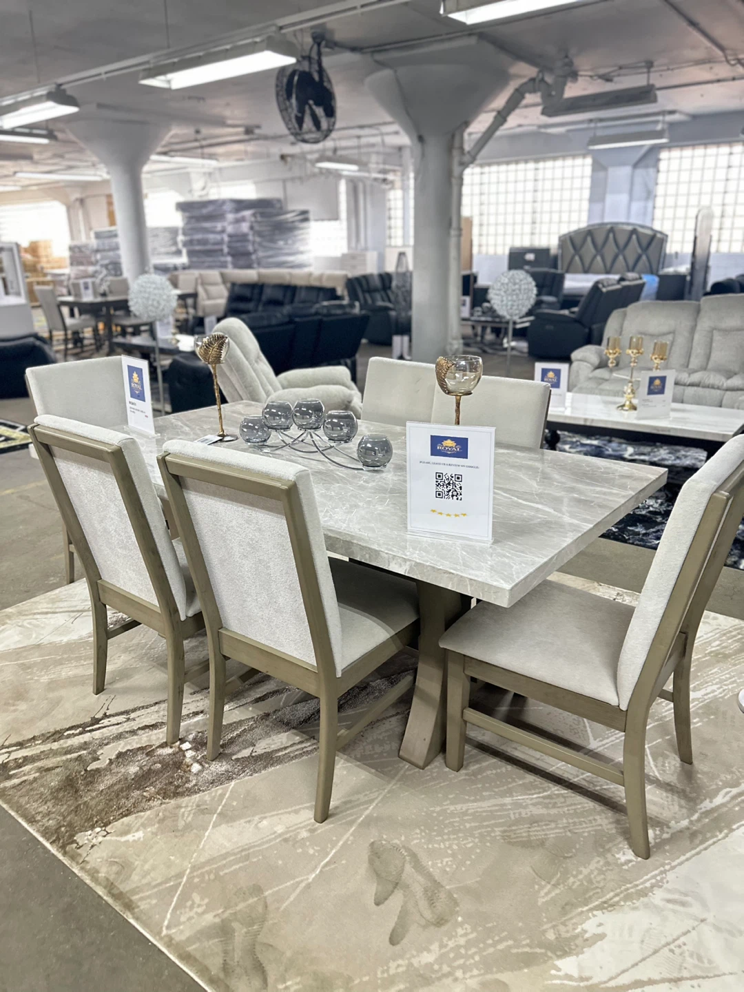 LAST ONE IN STOCK 🚨 dining table + 6 chairs