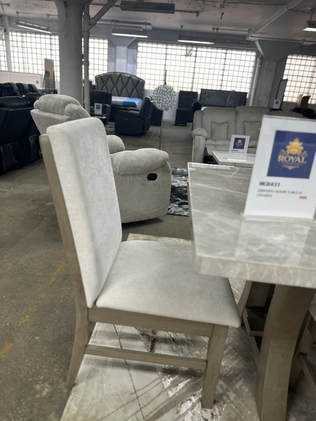 LAST ONE IN STOCK 🚨 dining table + 6 chairs - photo 2