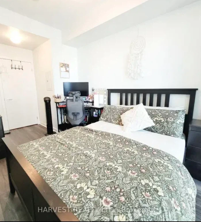 Queen Bed Frame with Headboard - photo 4