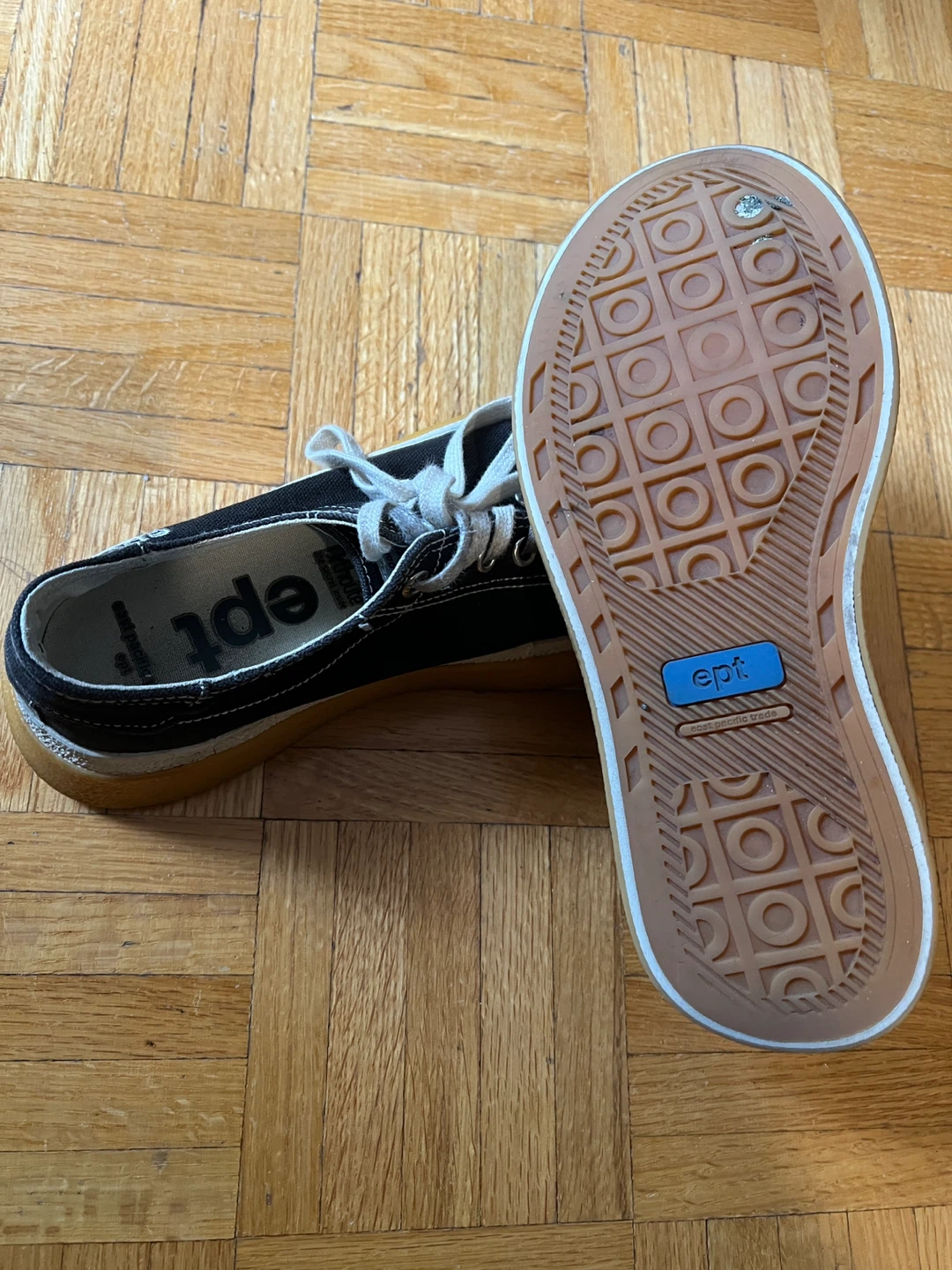 East Pacific Trade Black Canvas Shoes - Women's US 7 - photo 3
