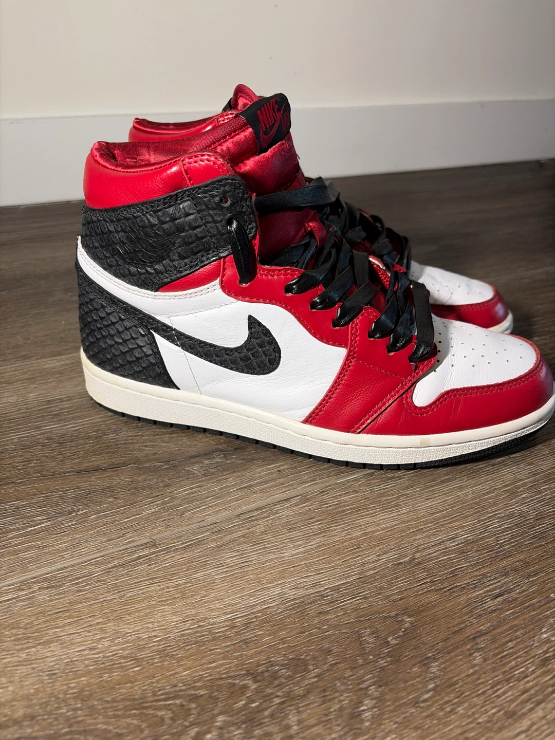 Nike Air Jordan 1 Retro High OG - photo 2