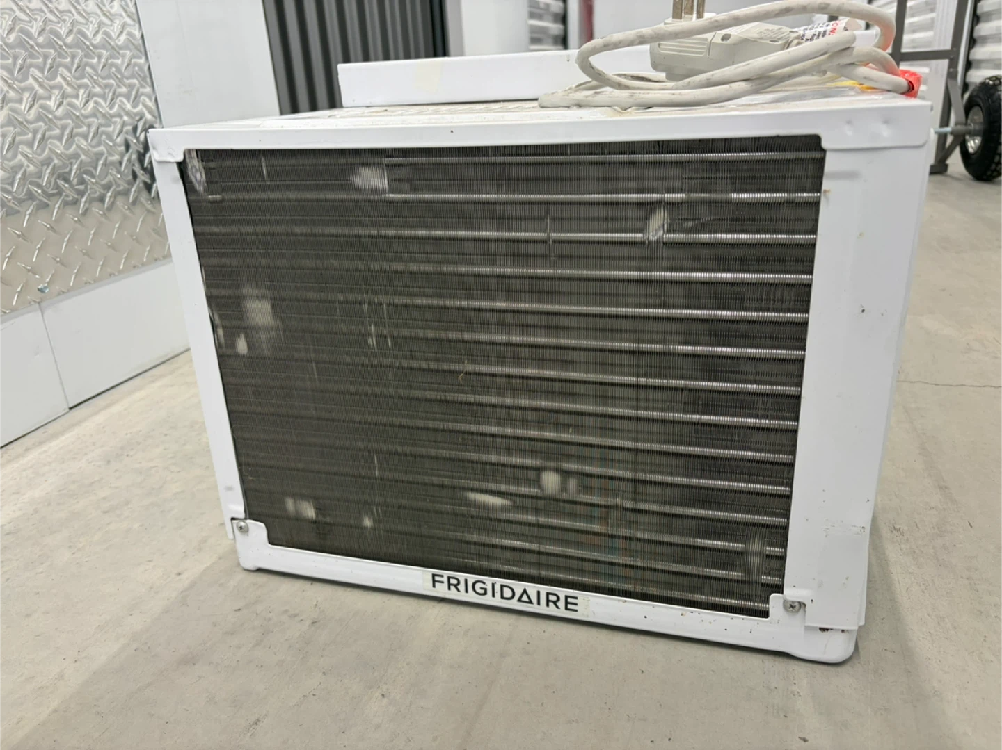 Frigidaire & Toshiba Window Air Conditioner Unit - photo 2