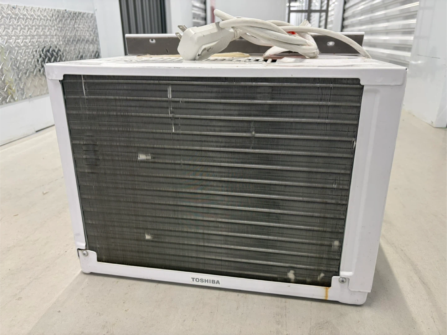 Frigidaire & Toshiba Window Air Conditioner Unit - photo 4