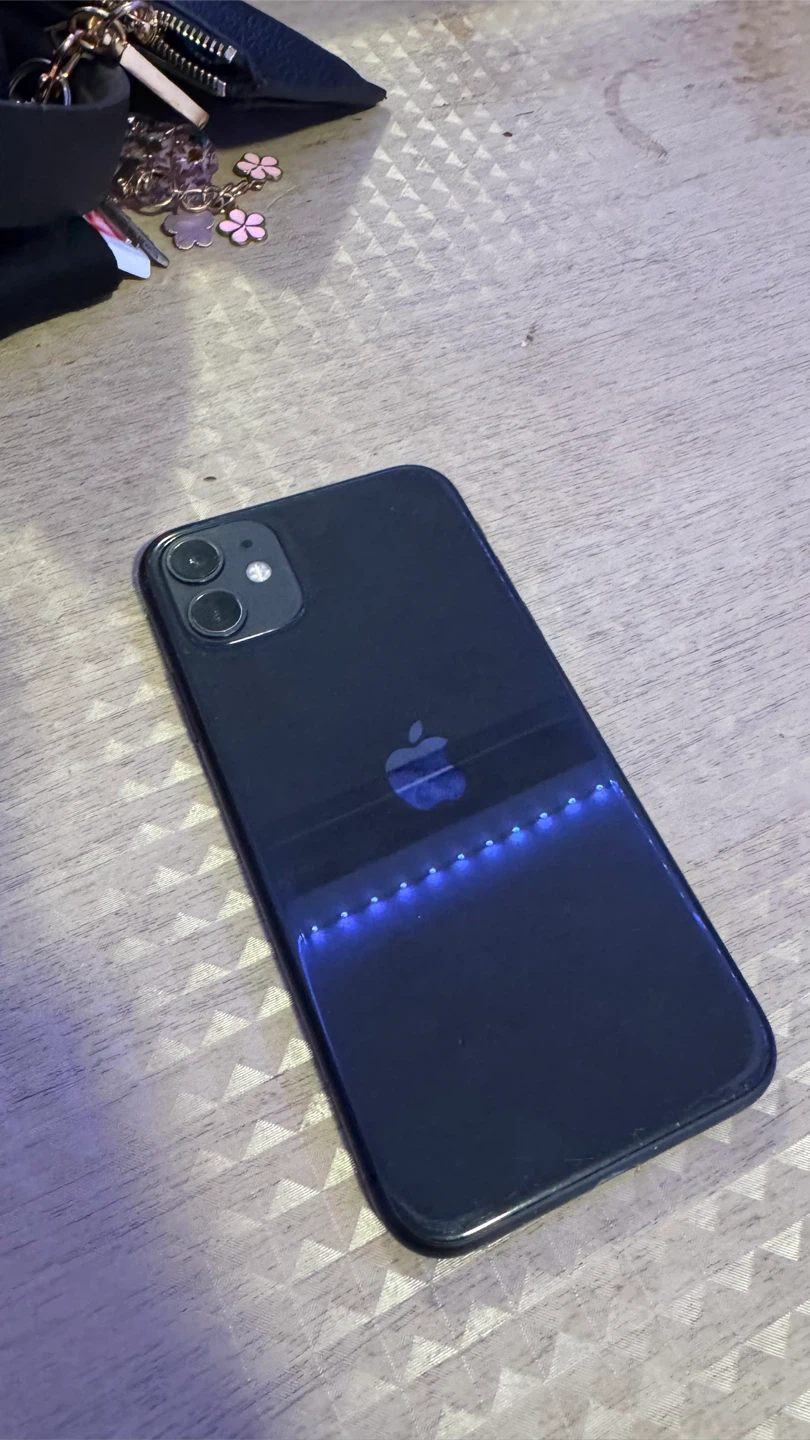 iPhone 11 64GB Black – Unlocked – Fully Working