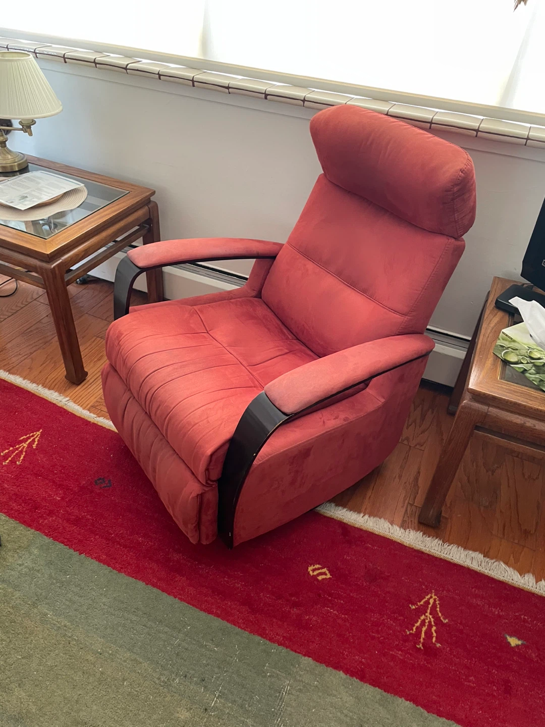 Red Recliner Chair - photo 2