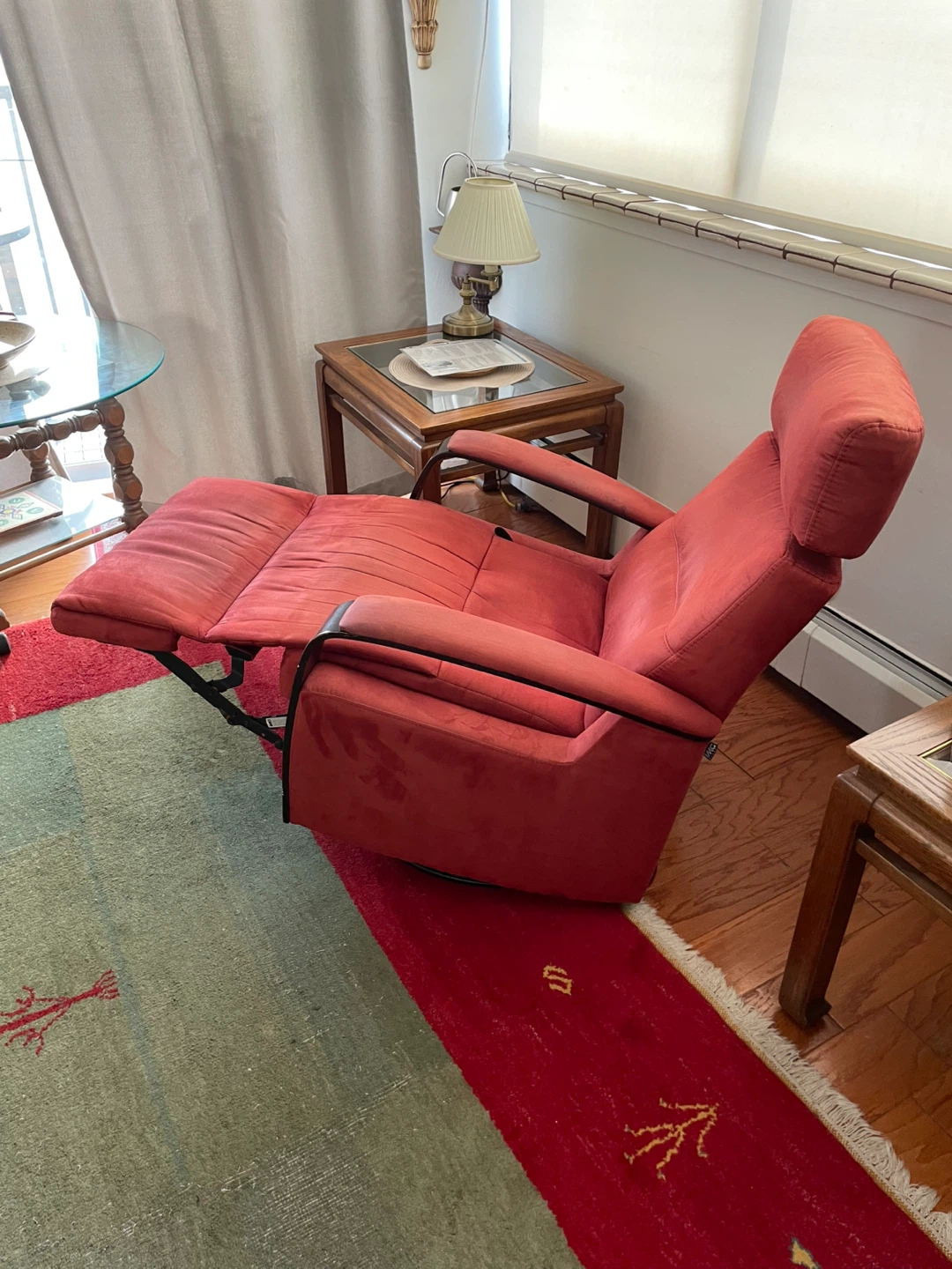 Red Recliner Chair - photo 3