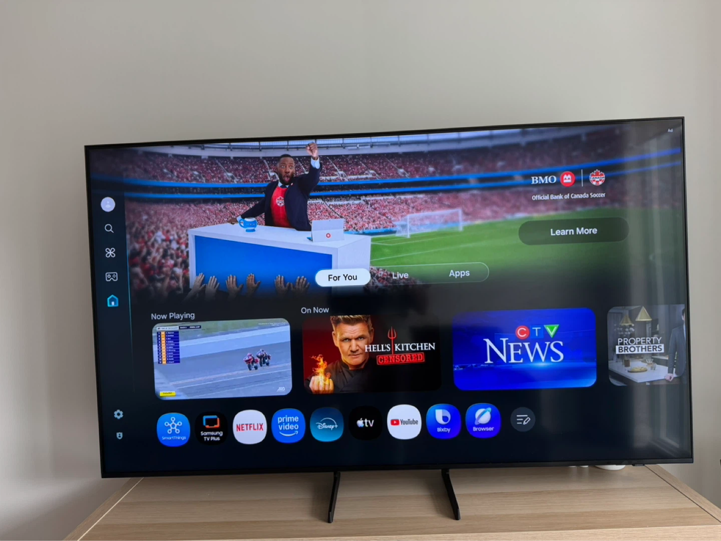 📺 Samsung 65” Smart TV - photo 2