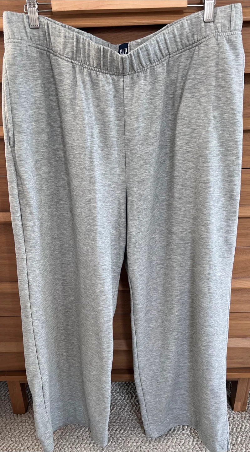 GAP Grey women’s Sweatpants XL