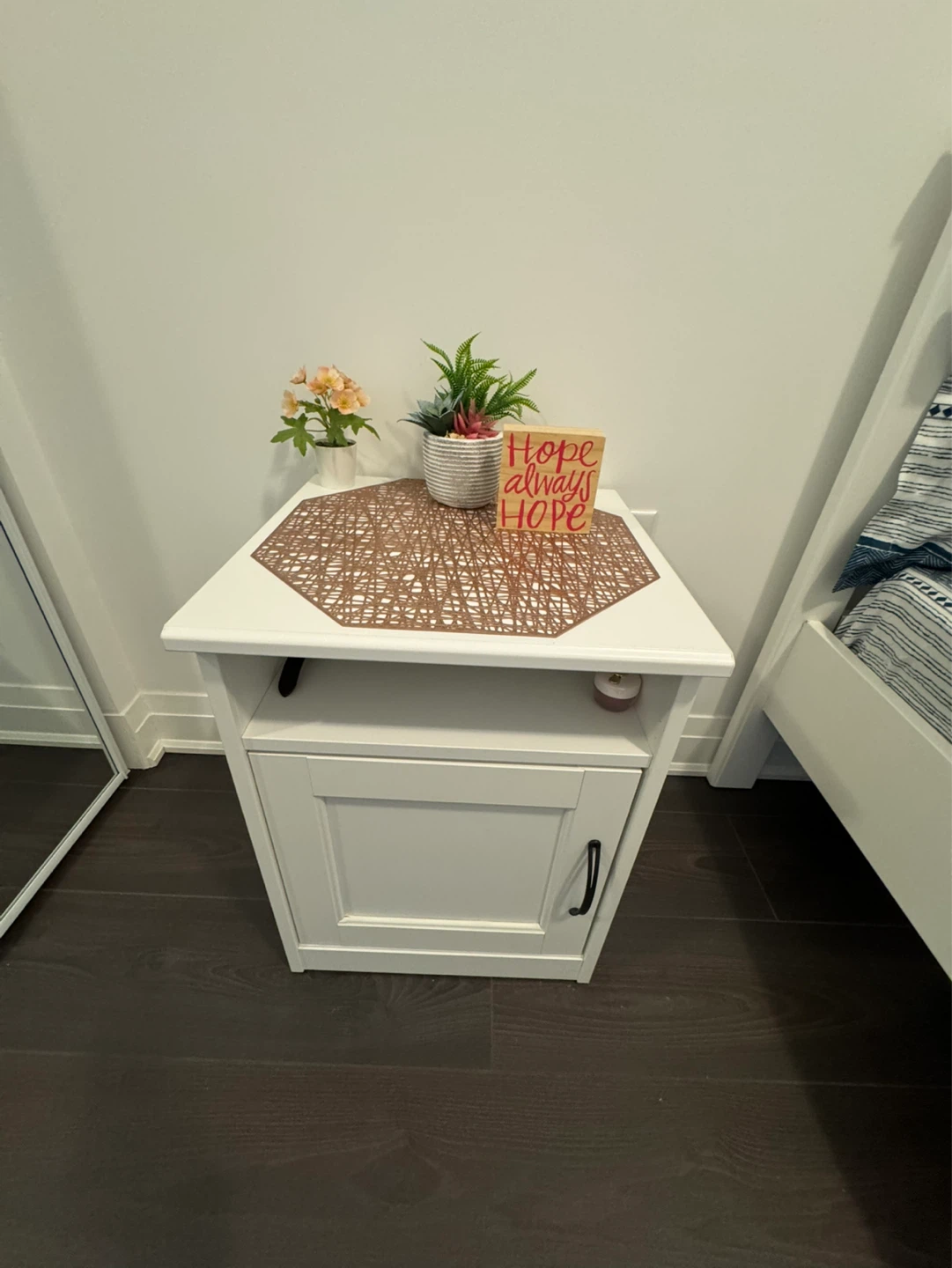 IKEA Bed Frame + Mattress + 2 Nightstands – Excellent Condition - photo 2