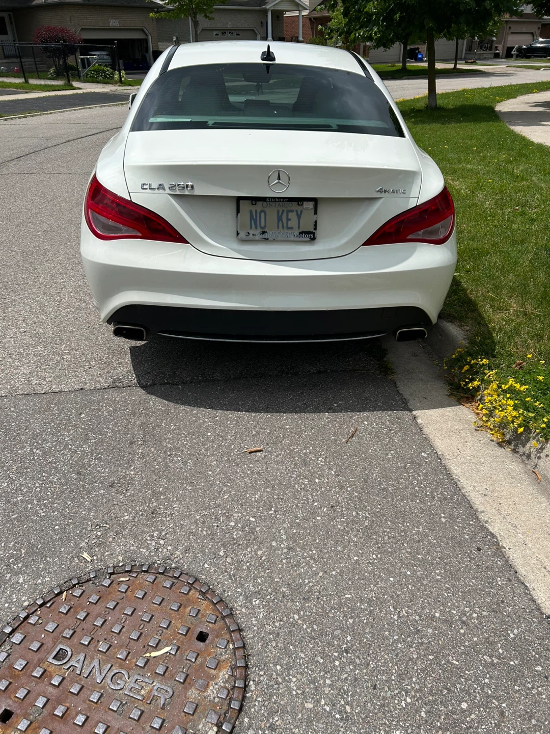 White Mercedes-Benz CLA 250 4MATIC - photo 2