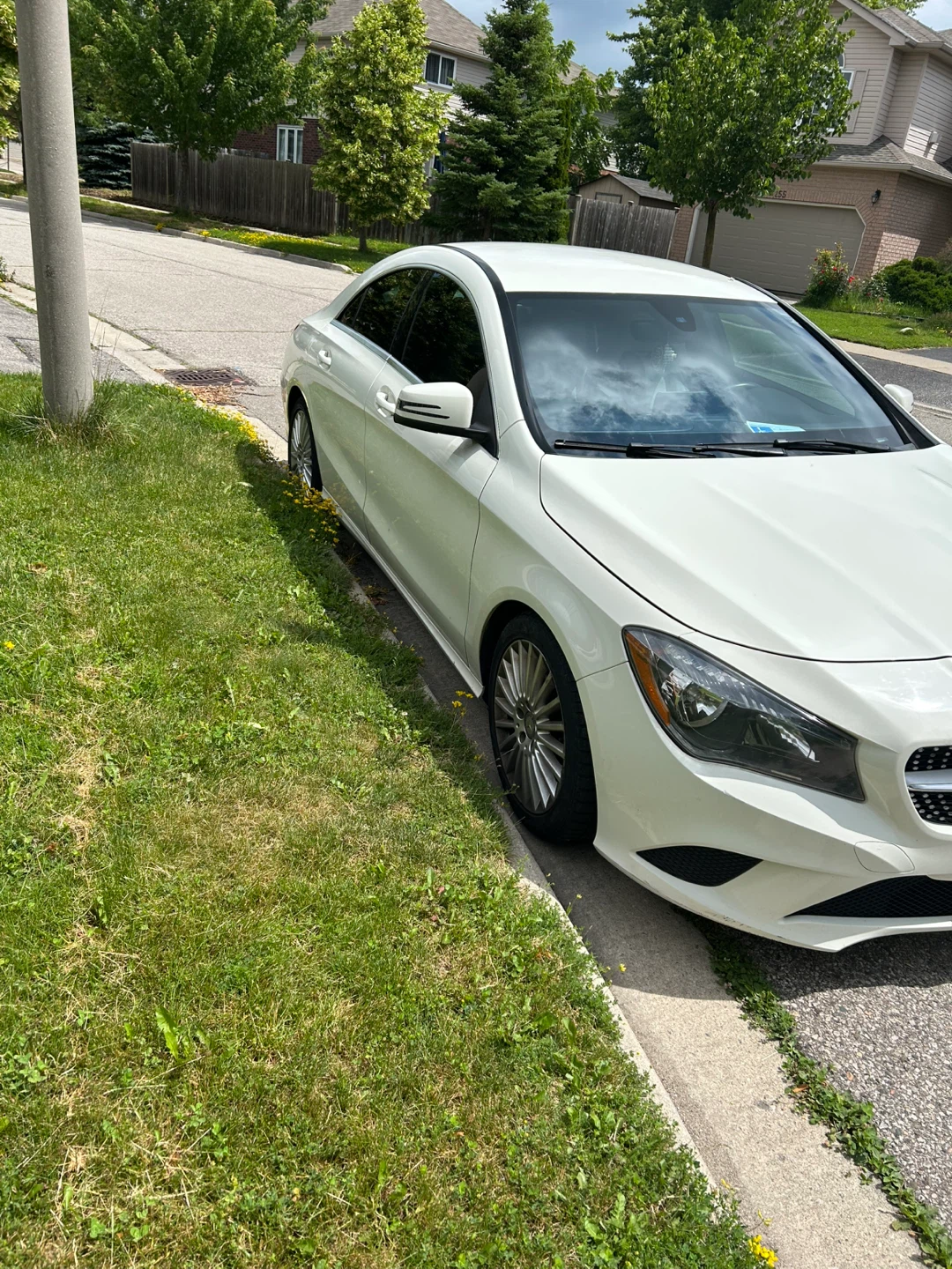 White Mercedes-Benz CLA 250 4MATIC - photo 3