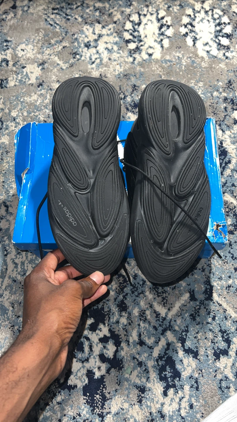 Adidas Ozelia J Black Sneakers Size 6 youth - photo 5