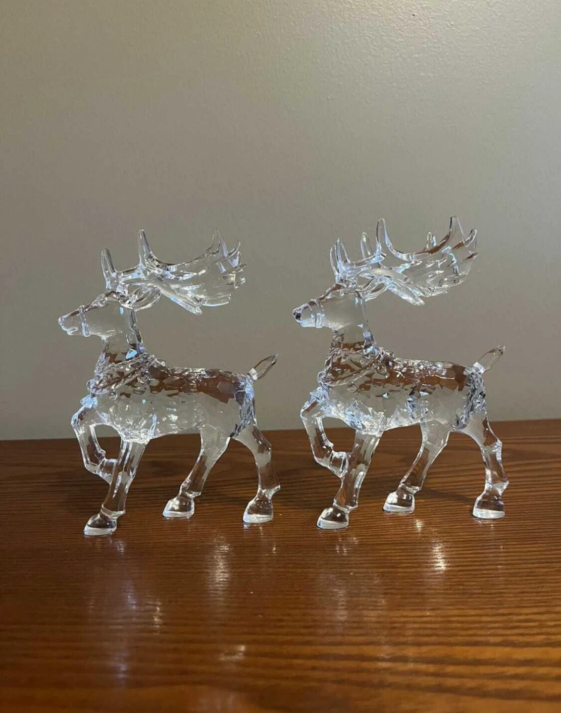 VINTAGE FACETS ACRYLIC REINDEER