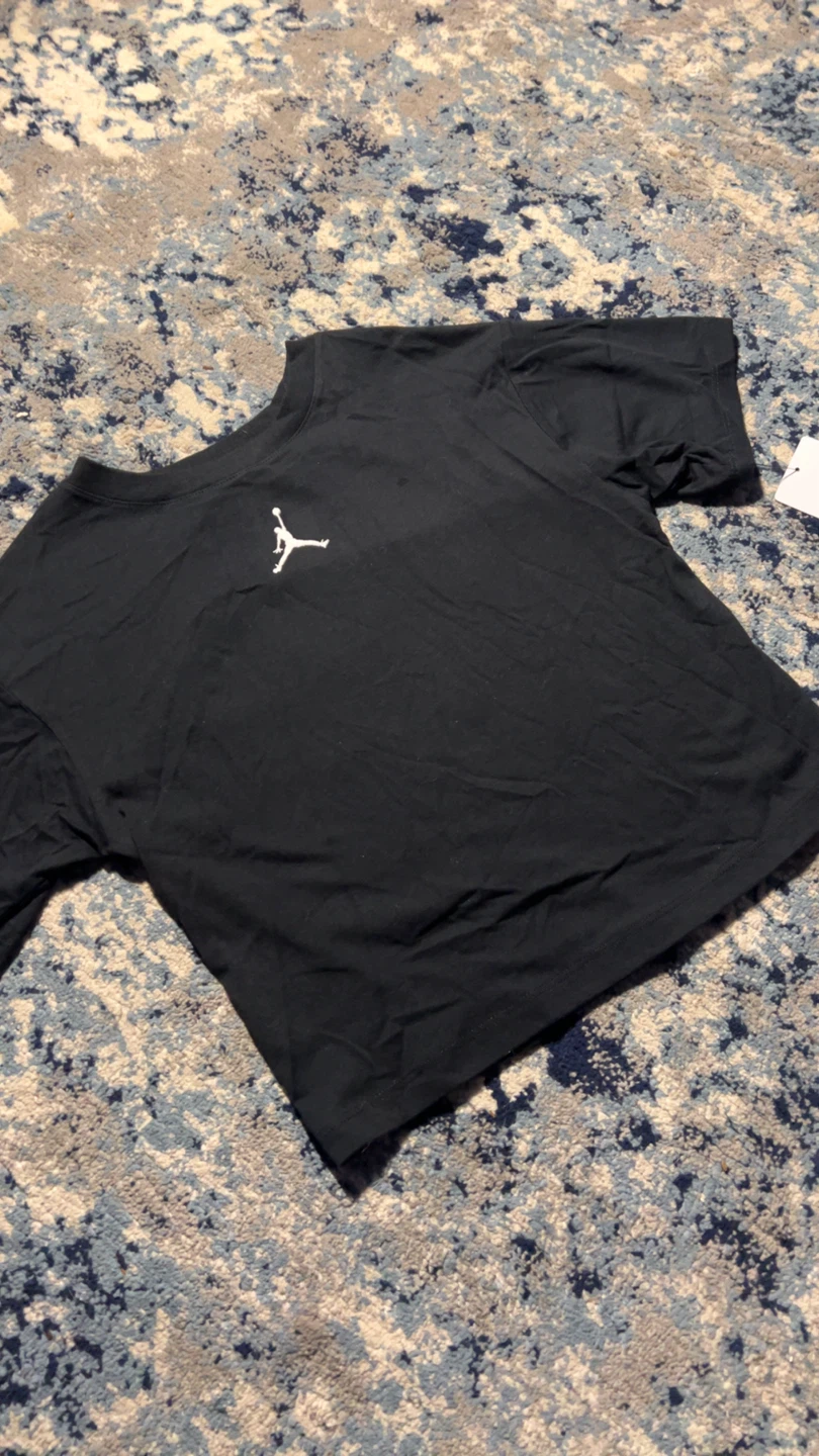 Jordan Girls Black T-Shirt - photo 4