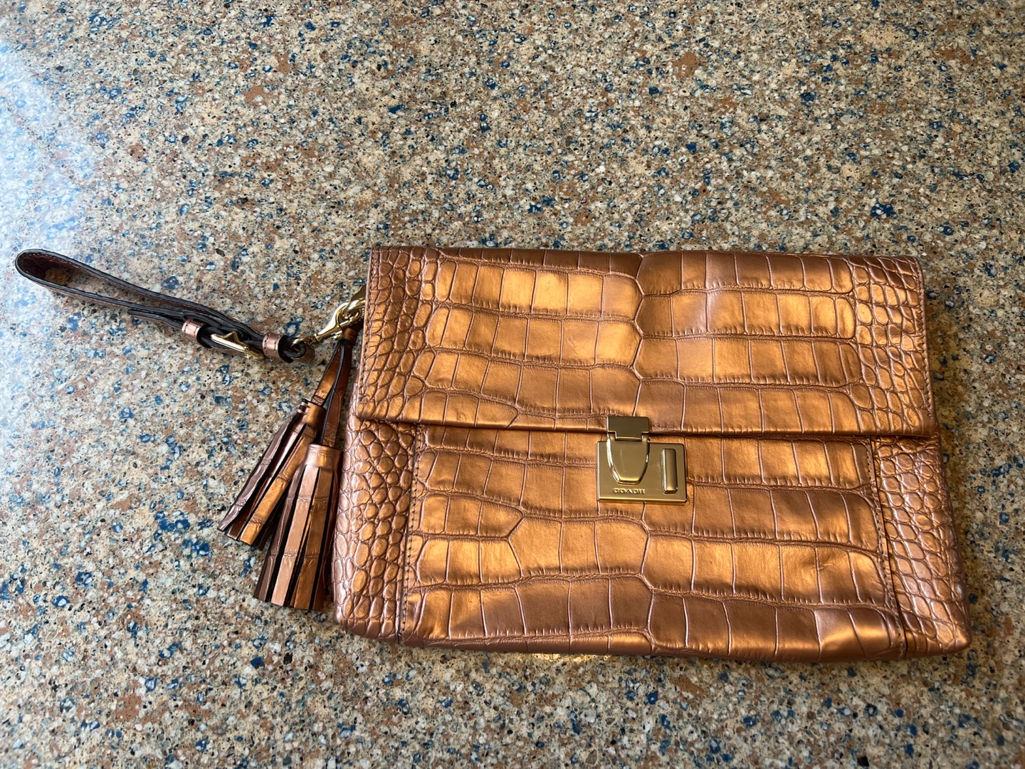COACH Rose Gold Embossed Leather Clutch Wristlet - photo 2