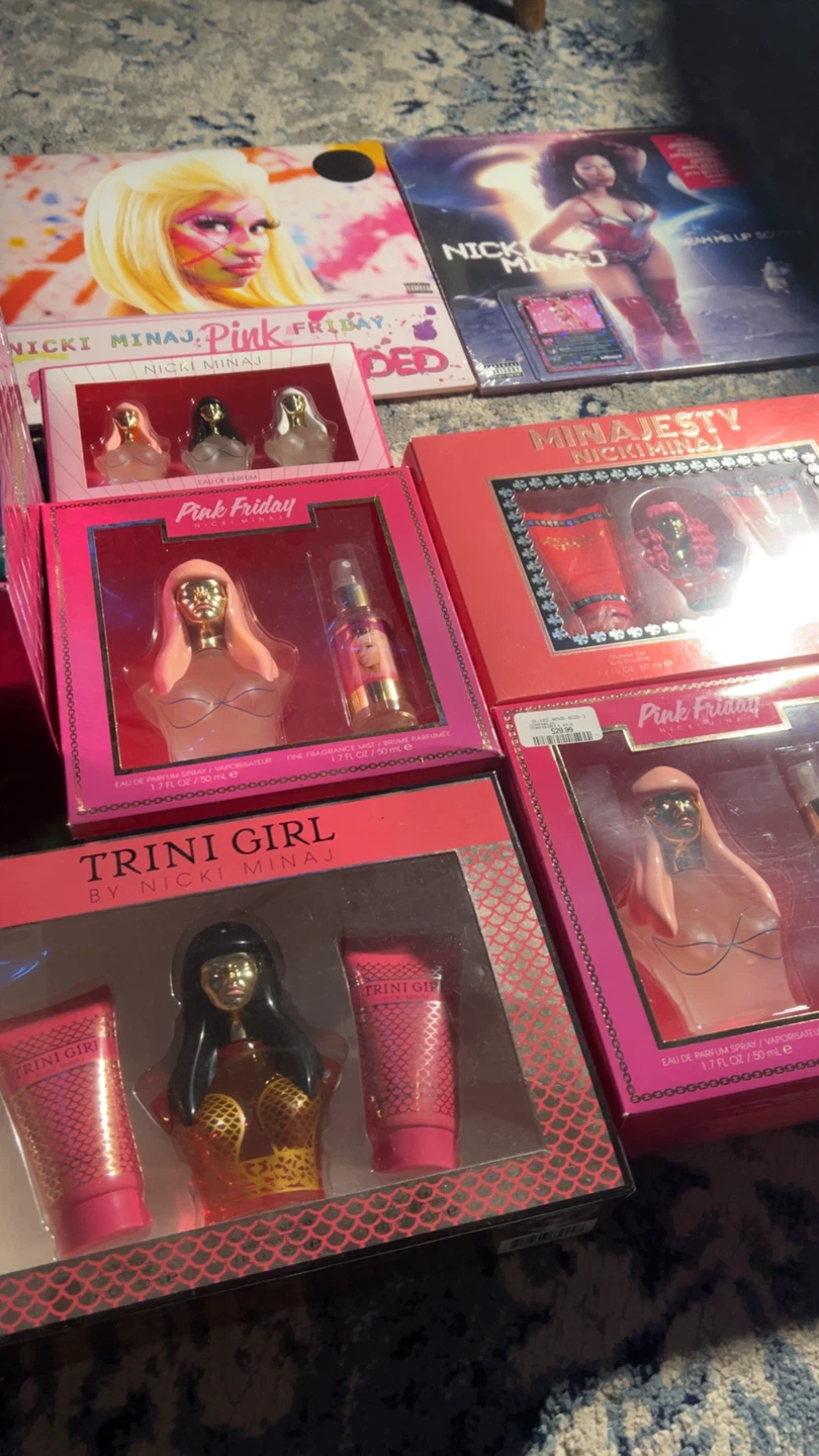 Nicki Minaj merch - photo 4