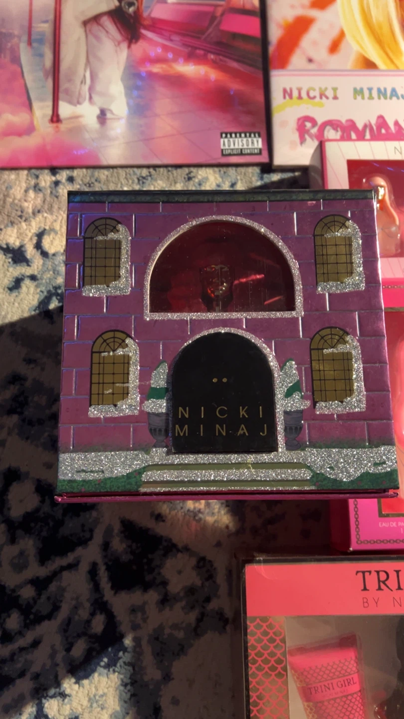 Nicki Minaj merch - photo 5