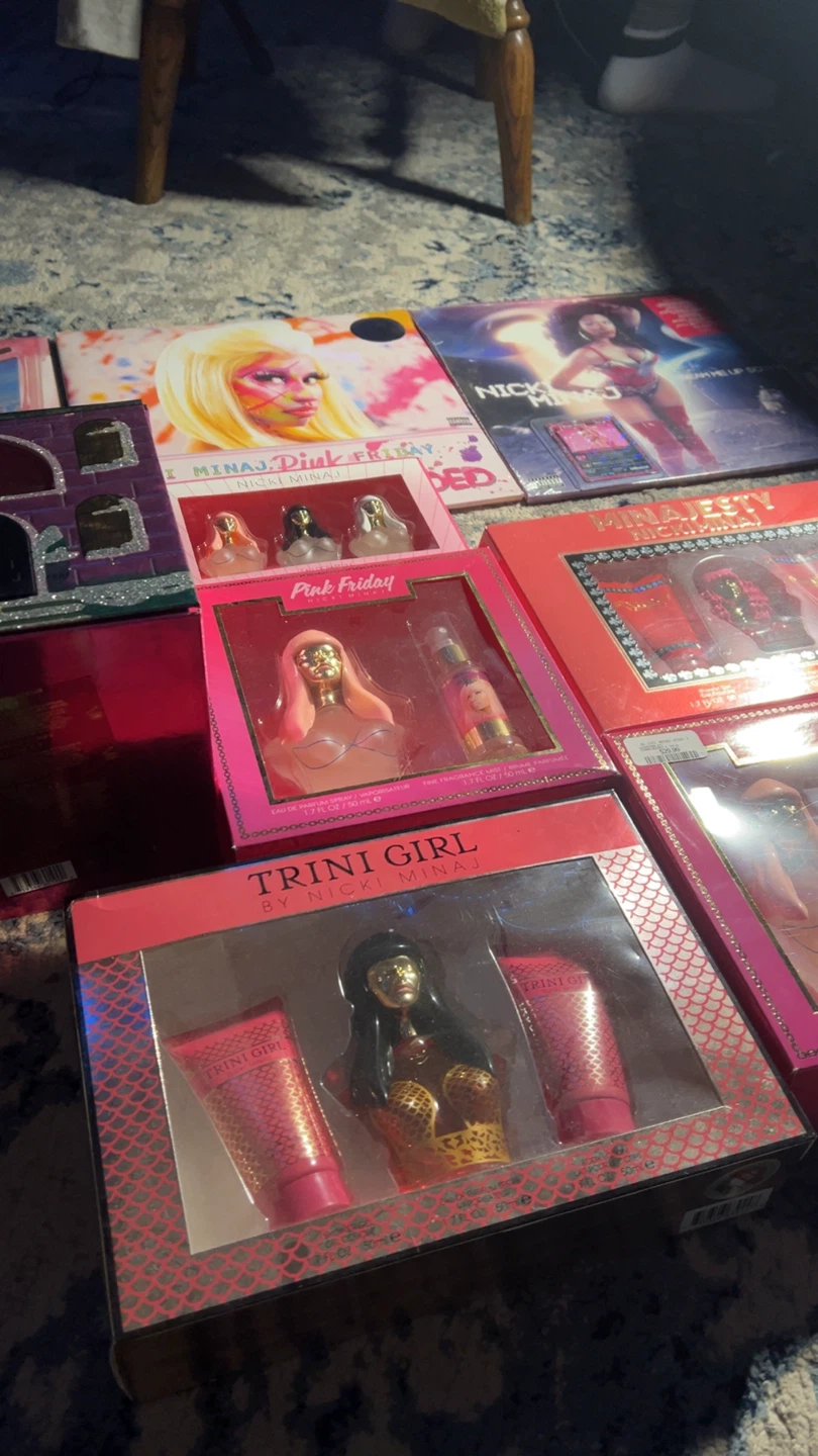 Nicki Minaj merch - photo 2