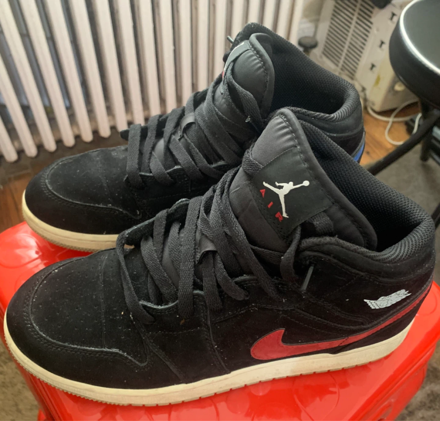 Nike Air Jordan 1 Mid Black Red Youth Shoes