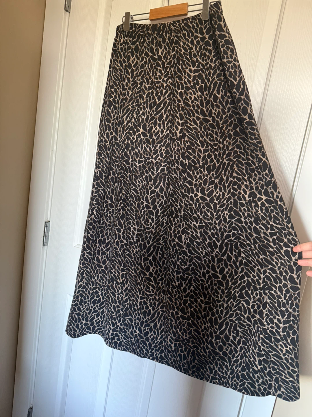Black and Tan Patterned Maxi Skirt - photo 3