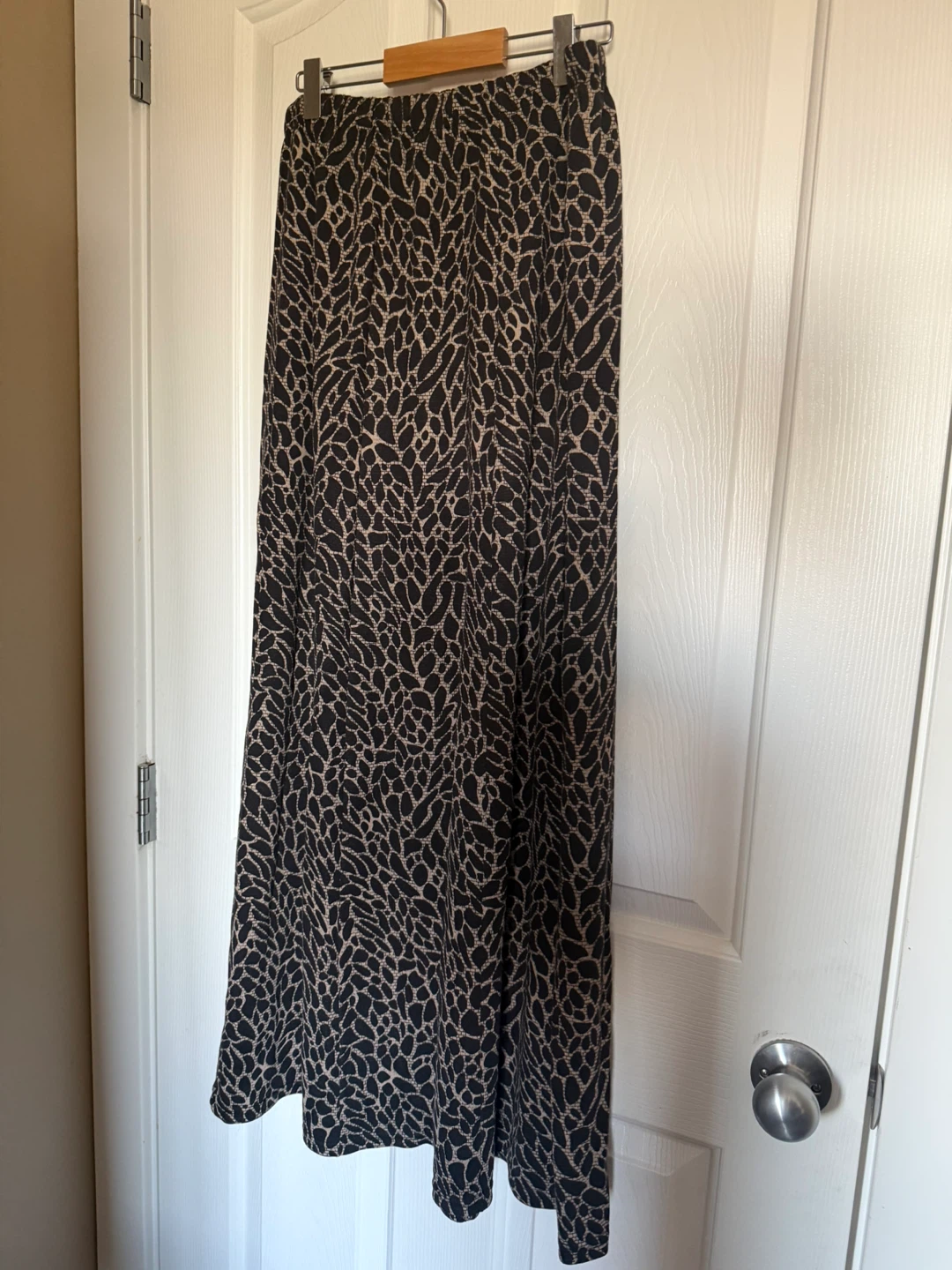 Black and Tan Patterned Maxi Skirt - photo 2