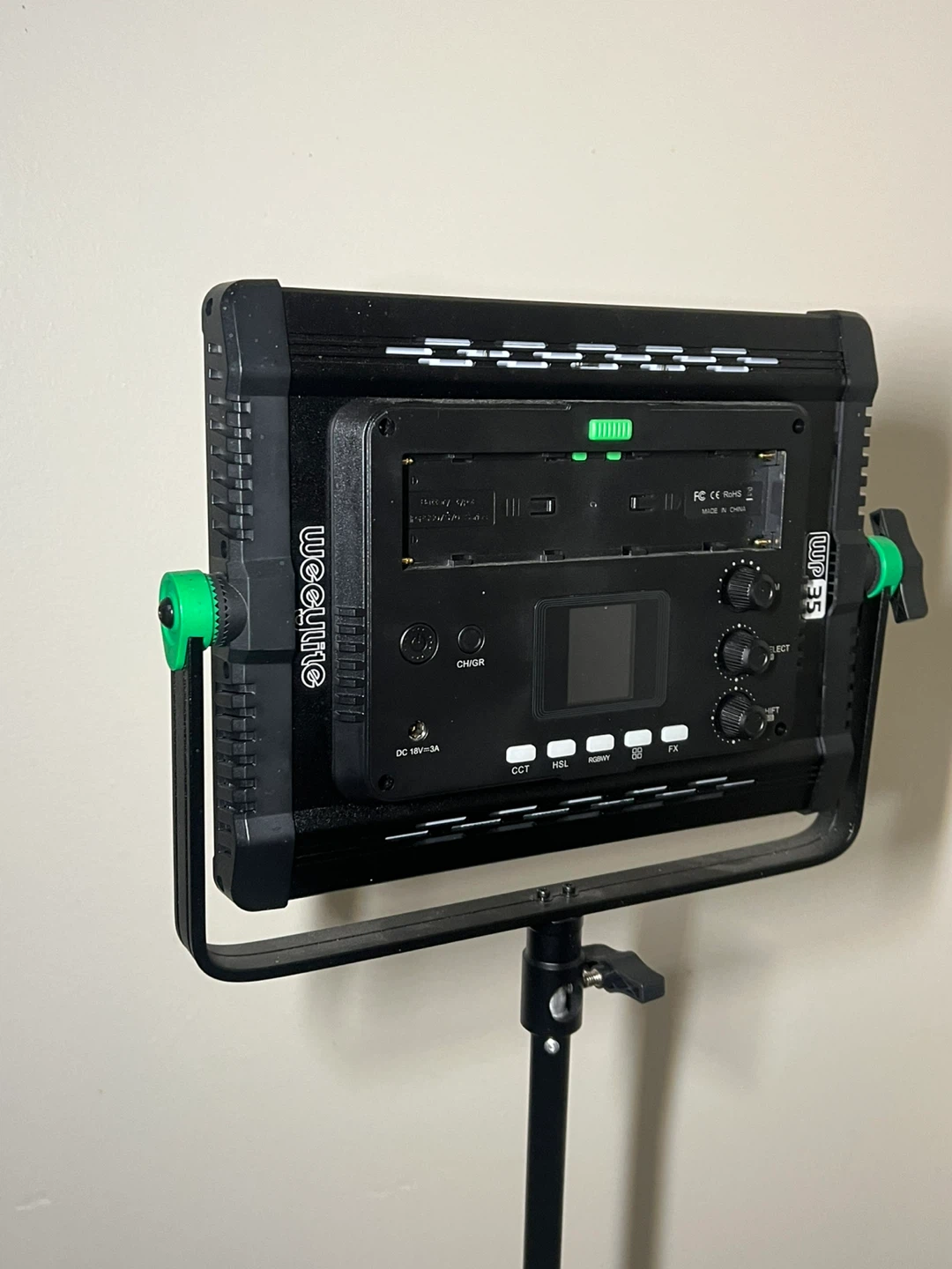 Weeylite WP-35 LED Video Light Panel - photo 4